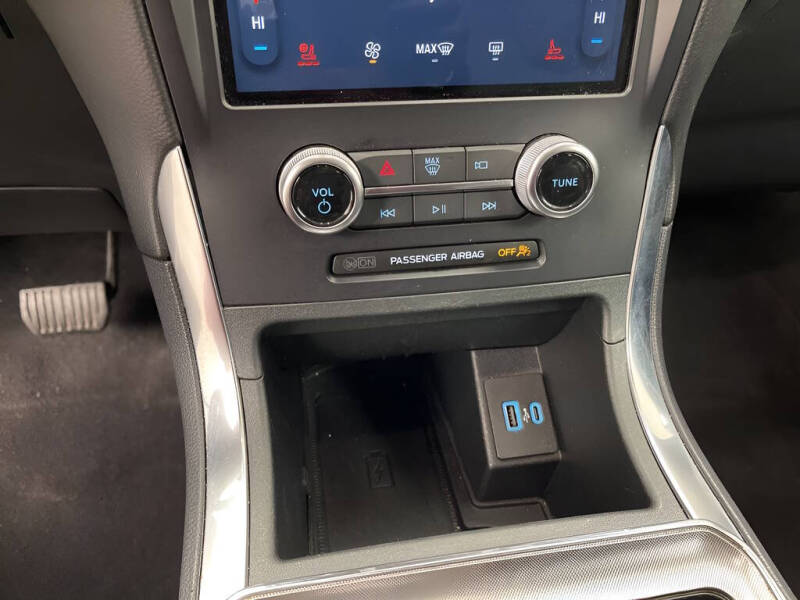 2024 Ford Edge Titanium