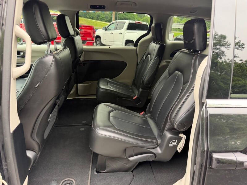 2023 Chrysler Pacifica Touring L