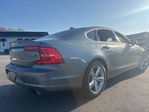 2018 Volvo S90 T5 Momentum