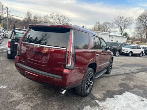 2017 Cadillac Escalade Luxury