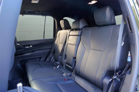 2025 Lexus LX 600 Premium