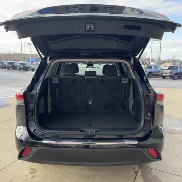 2023 Toyota Highlander L