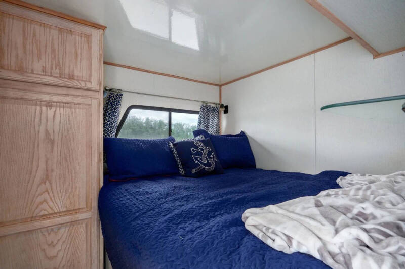 2000 FUN COUNTRY HOUSE BOAT