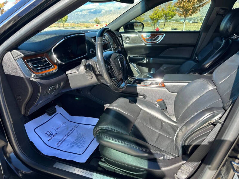 2017 Lincoln Continental Select