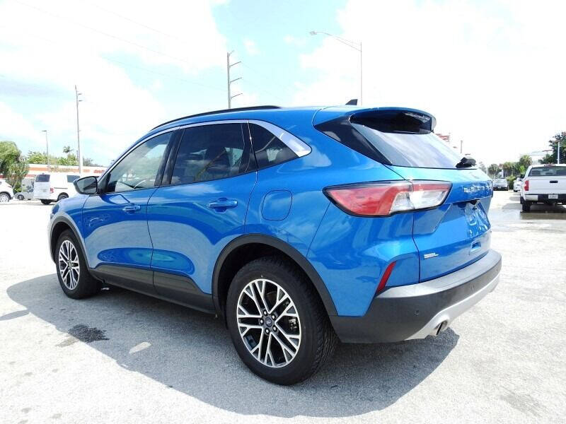 2020 Ford Escape SUV / Crossover - $20,900
