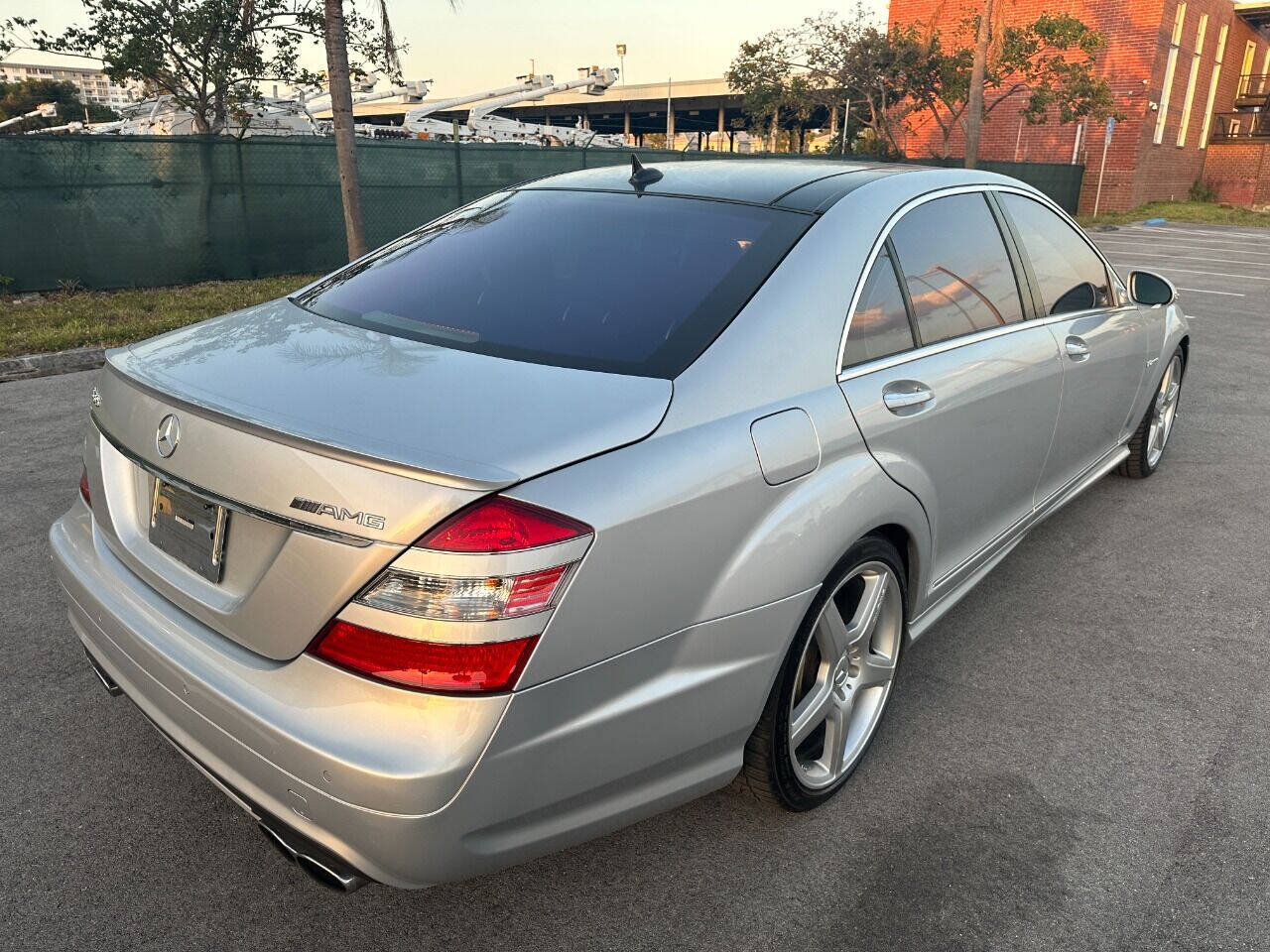 2007 Mercedes-Benz S-Class Sedan - $27,900