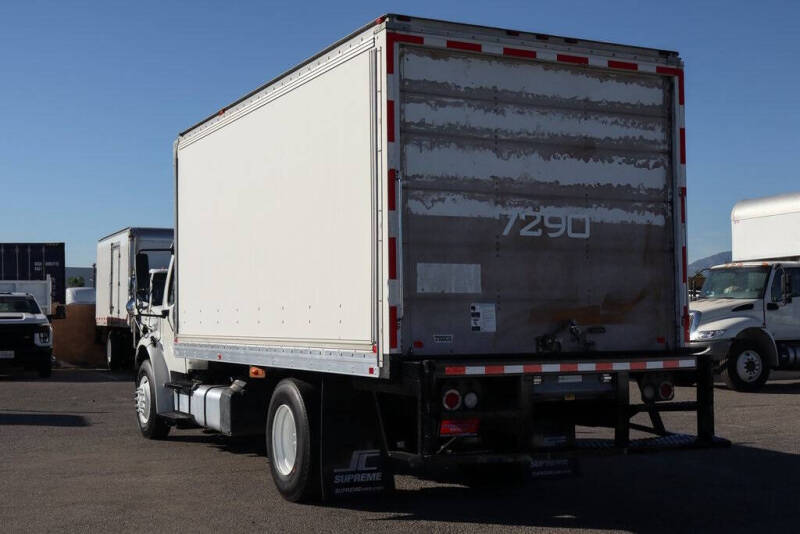 2014 Freightliner M2 106