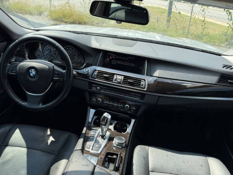 2015 BMW 5 Series 528i