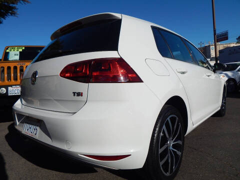 2016 Volkswagen Golf TSI SE