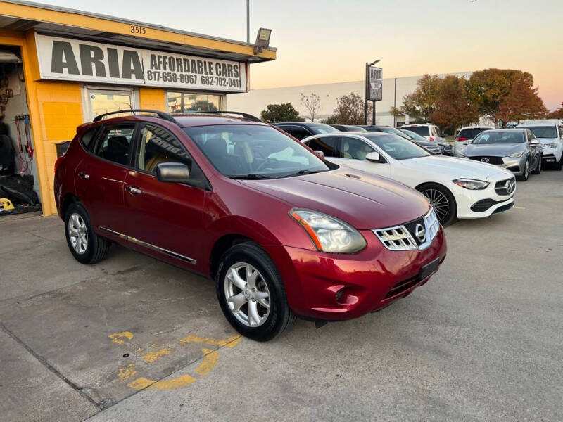2014 Nissan Rogue Select S's photo