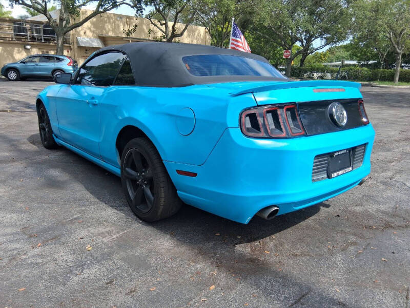 2014 Ford Mustang V6