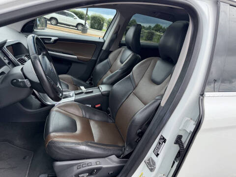 2017 Volvo XC60 T5 Dynamic