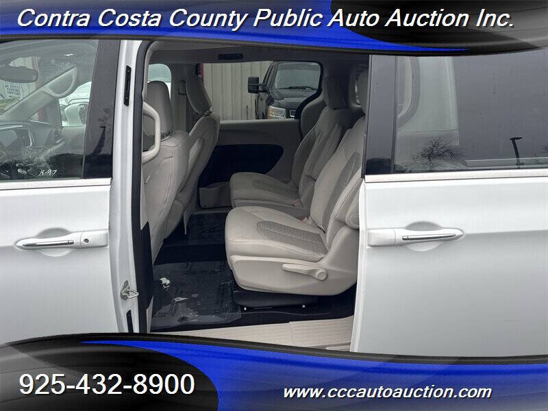 2017 Chrysler Pacifica Hybrid Touring Plus