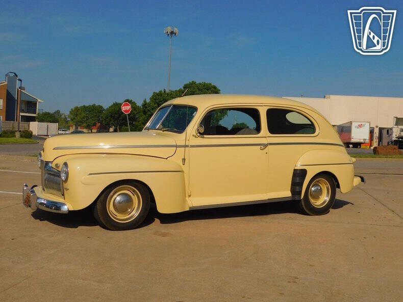 1942 Ford Super Deluxe