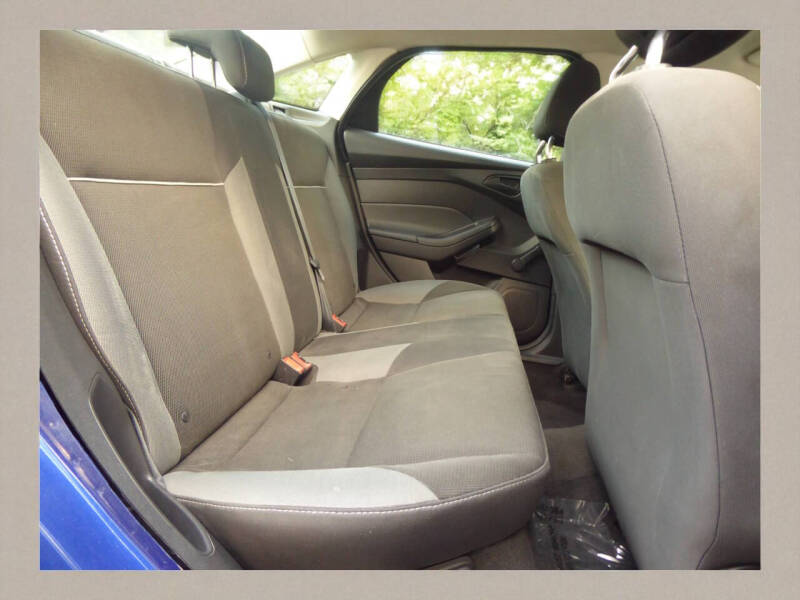 2012 Ford Focus S - Photo 17