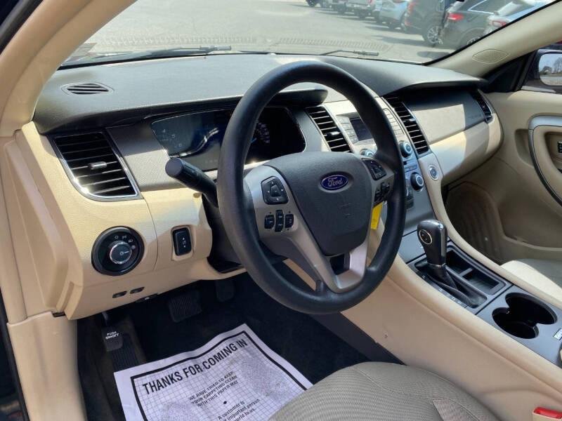 2015 Ford Taurus SE