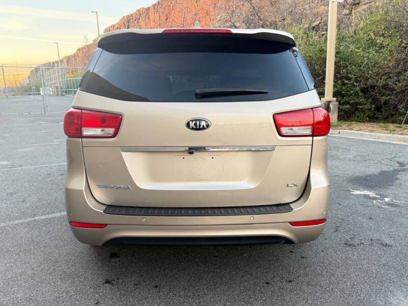 2017 Kia Sedona LX
