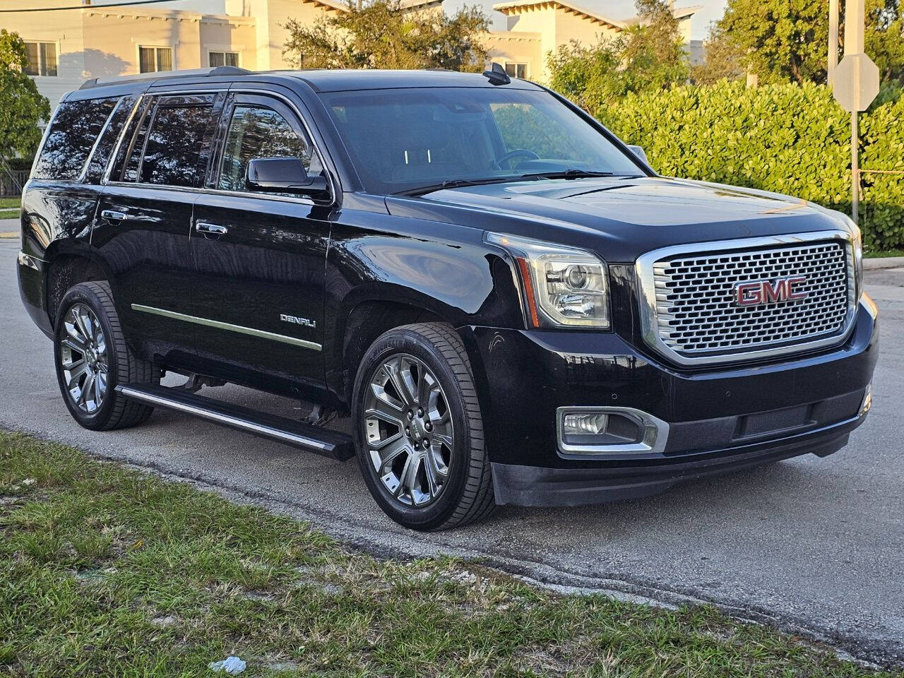 2015 GMC Yukon SUV / Crossover - $16,580