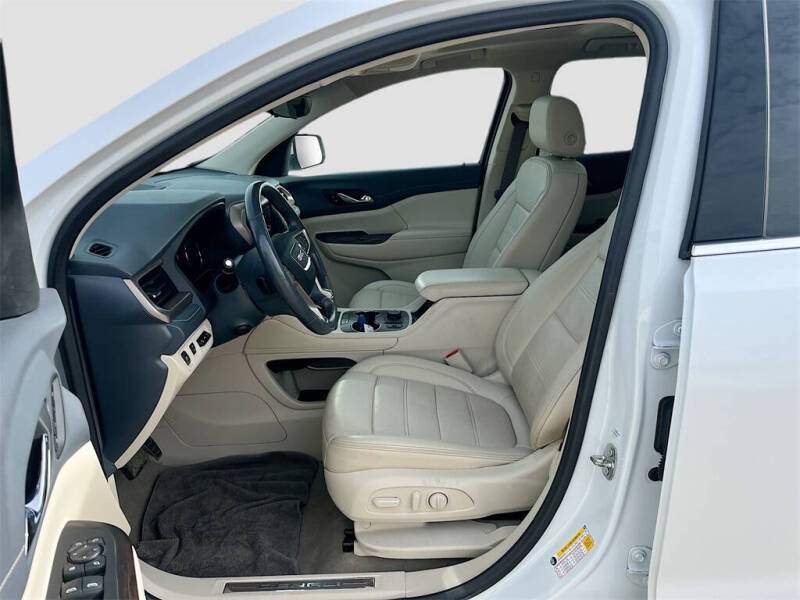 2022 GMC Acadia Denali