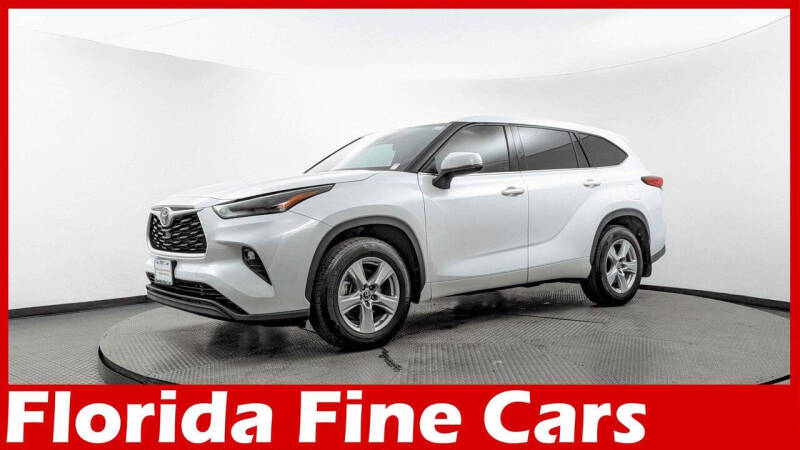 2022 Toyota Highlander LE