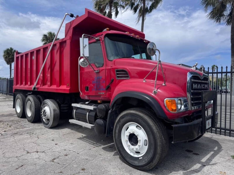 2007 Mack CV713