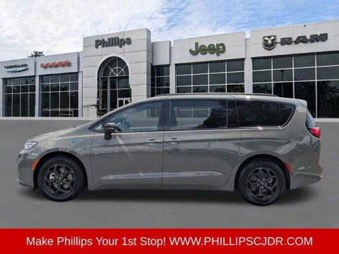 2025 Chrysler Pacifica Plug-In Hybrid Premium S Appearance