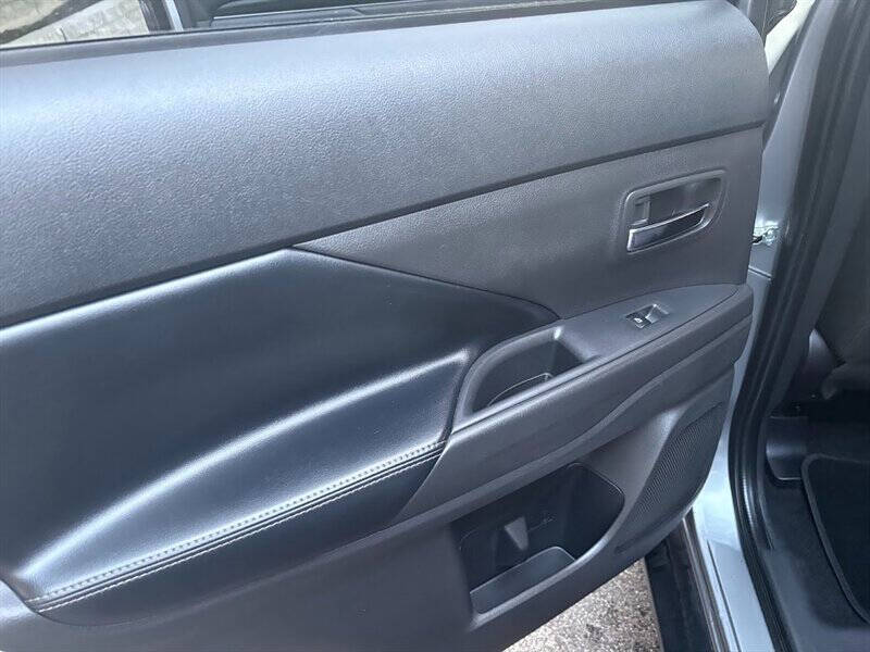 2019 Mitsubishi Outlander SE