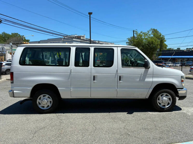 2013 Ford E-Series E-350 SD XLT