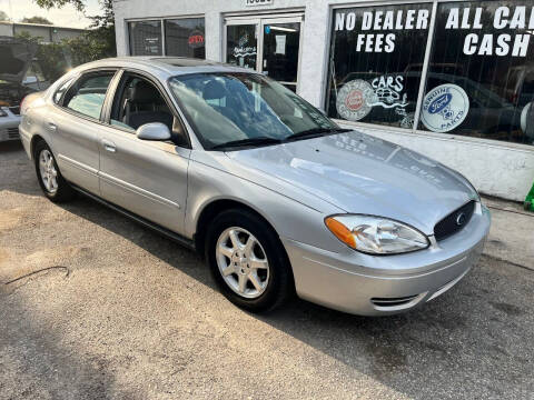 2006 Ford Taurus for sale at ROYAL MOTOR SALES LLC in Dover FL