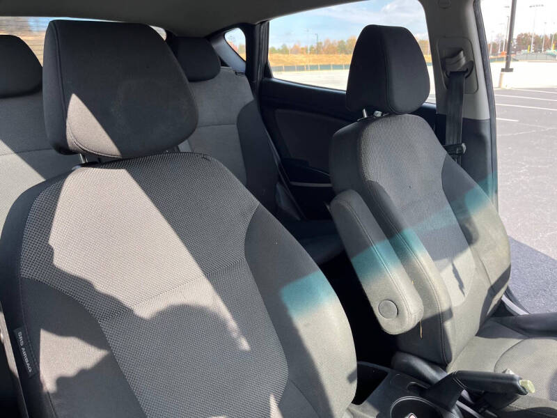 2013 Hyundai Accent GS