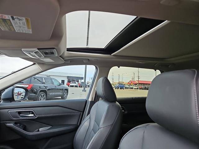 2025 Nissan Rogue Platinum