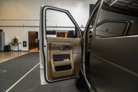 2010 Ford E-Series E-350 SD XLT