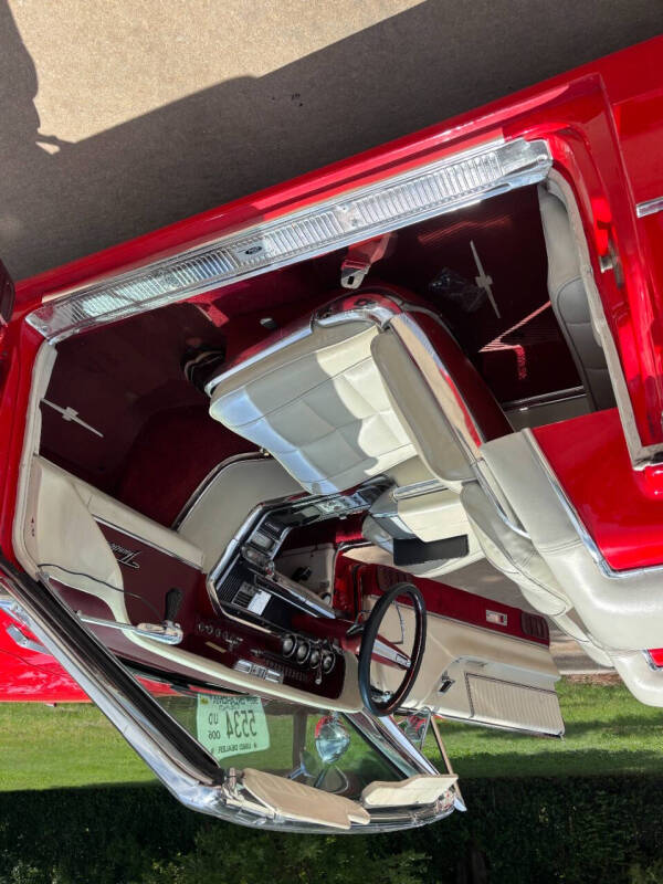 1966 Ford Thunderbird