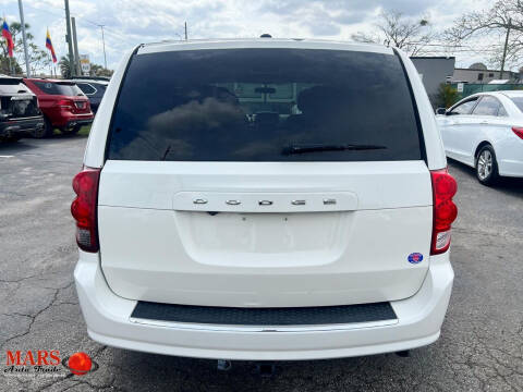 2011 Dodge Grand Caravan Crew