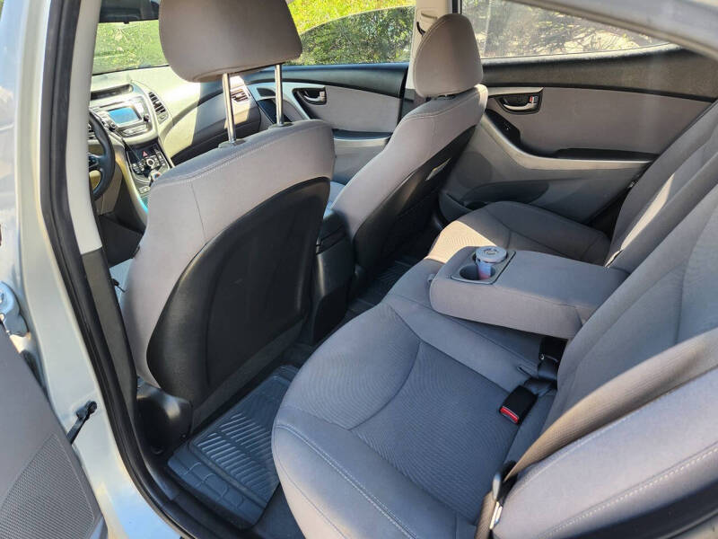 2014 Hyundai Elantra SE