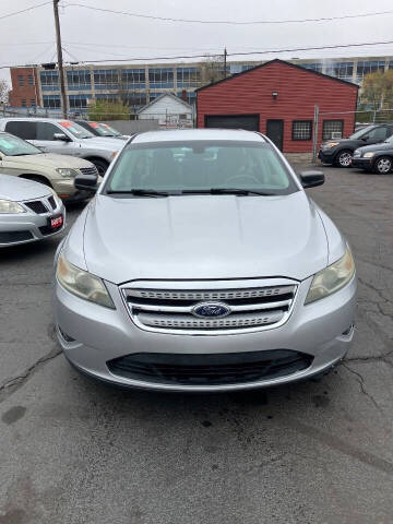 2011 Ford Taurus SE