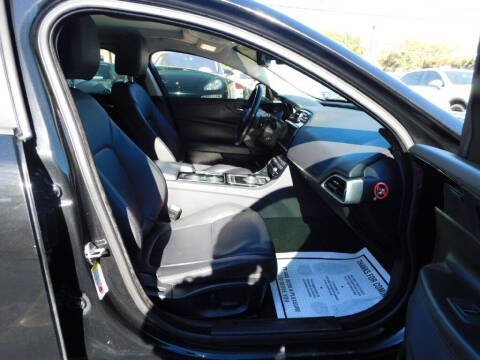 2017 Jaguar XE 25t Premium