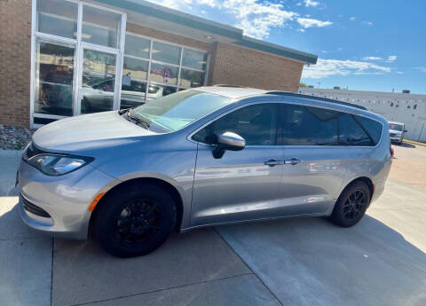 2020 Chrysler Voyager LXi