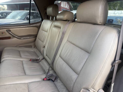 2003 Toyota Sequoia SR5