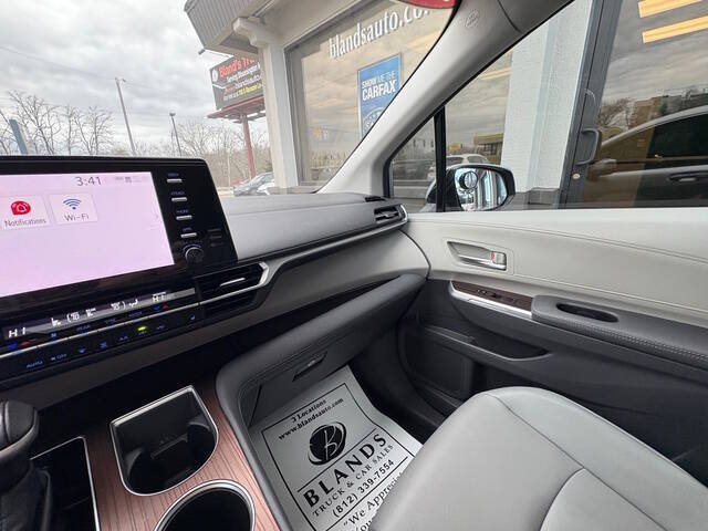 2022 Toyota Sienna XLE 7-Passenger