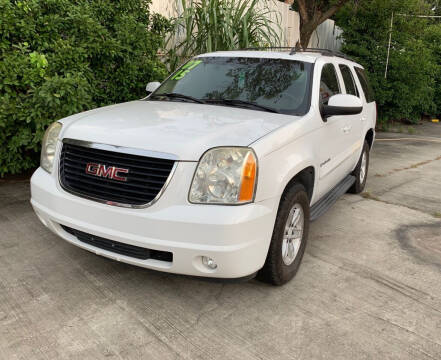 2007 GMC Yukon for sale at De La Paz Auto Sales Inc. in Houston TX