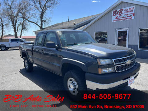 2005 Chevrolet Silverado 2500HD for sale at B & B Auto Sales in Brookings SD