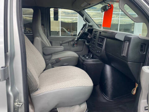 2017 Chevrolet Express LT 3500
