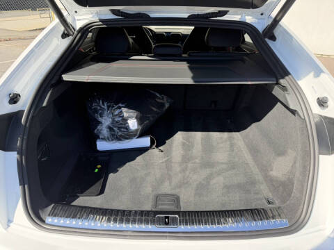 2023 Lamborghini Urus Performante