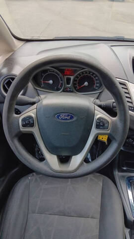 2013 Ford Fiesta SE