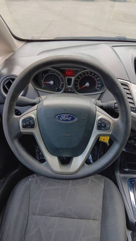 2013 Ford Fiesta SE