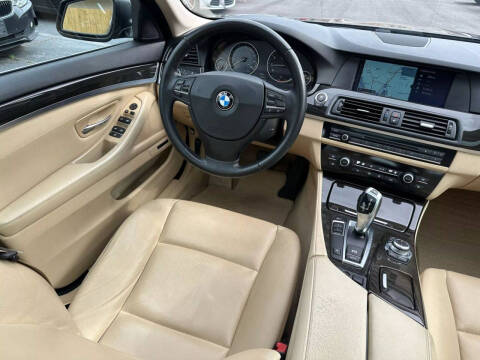 2012 BMW 5 Series 528i