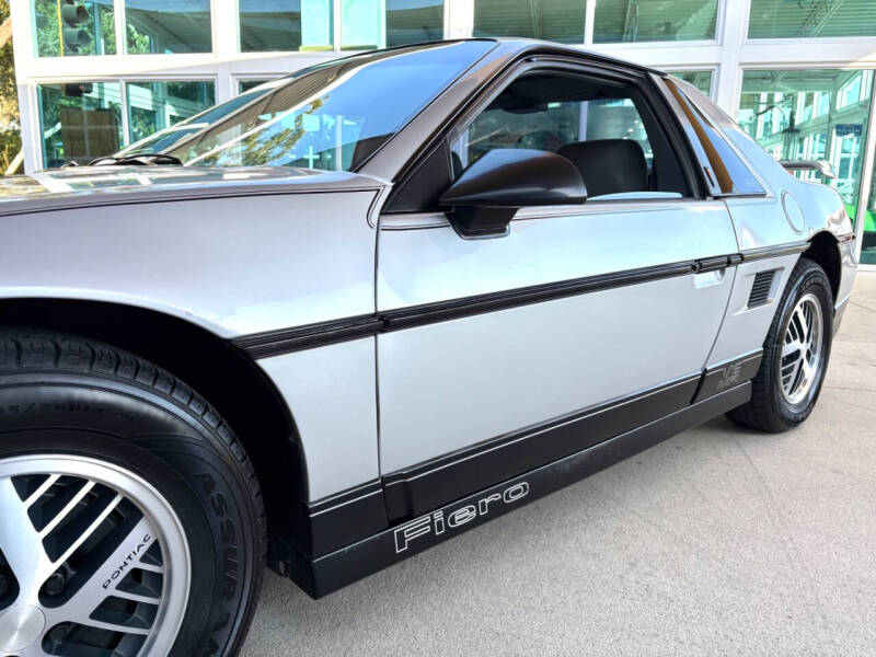 1987 Pontiac Fiero SE