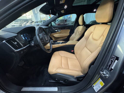 2018 Volvo S90 T5 Momentum