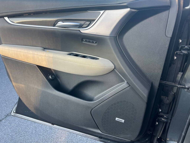 2020 Cadillac XT5 Sport